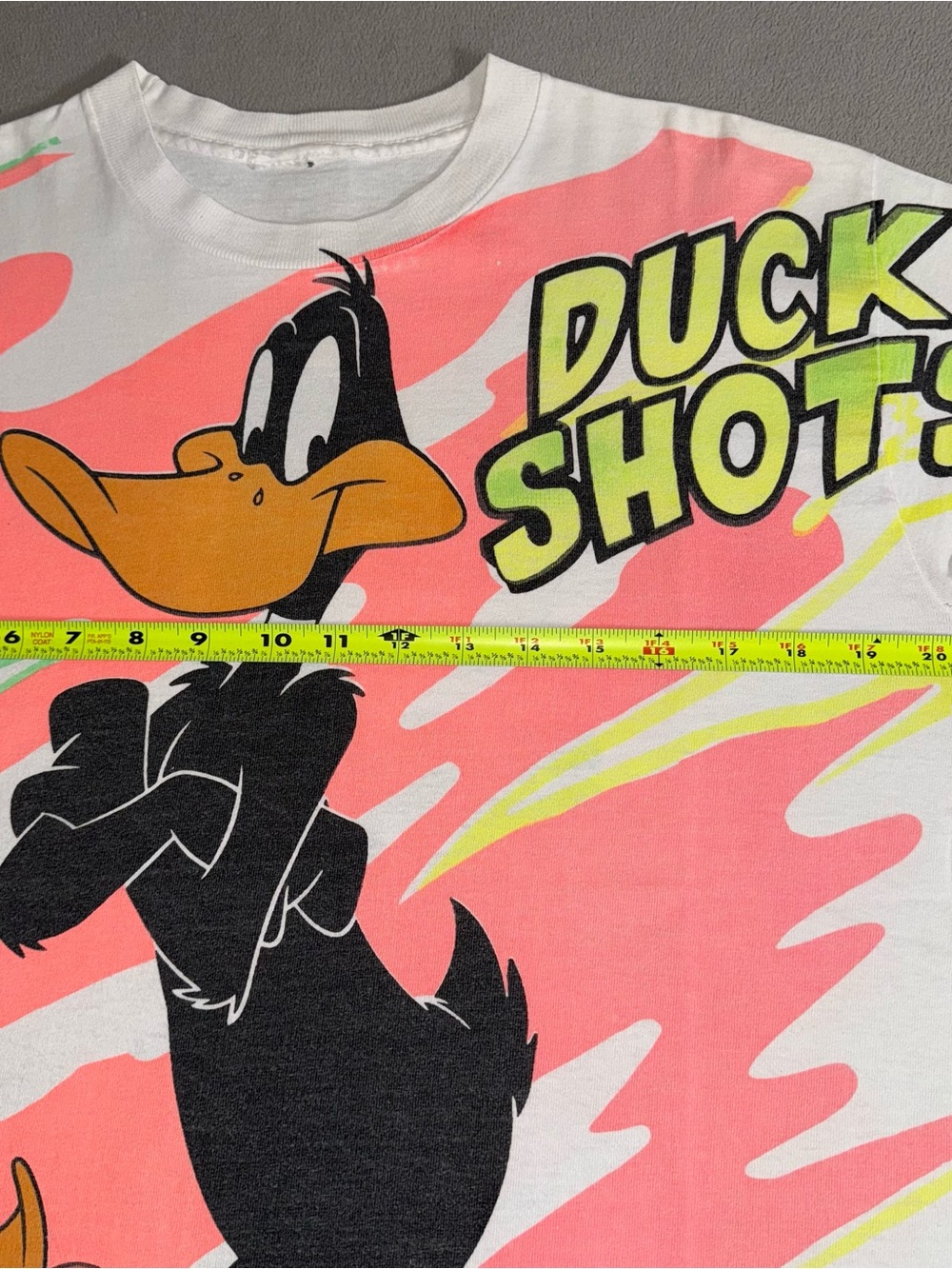 Vintage Looney Tunes Daffy Duck All Over Print T-shirt Size M Cartoon Pop Art - Picture 5 of 6